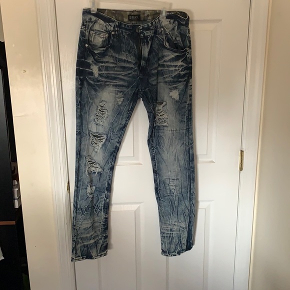 Jeans - Picture 1 of 2